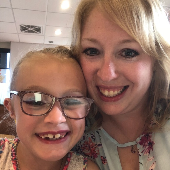 Meet your Posher, Alea - Picture 1 of 1